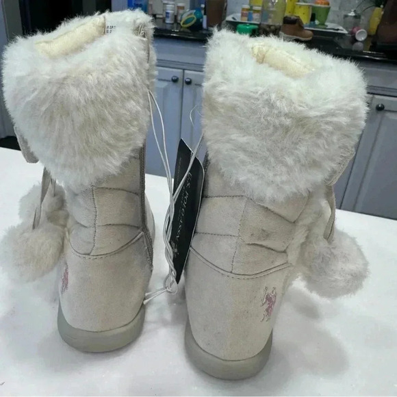US Polo Assn Winter Boots Girls Winter White Faux Fur Pom Poms BRAND NEW Sz 6 - Picture 6 of 10